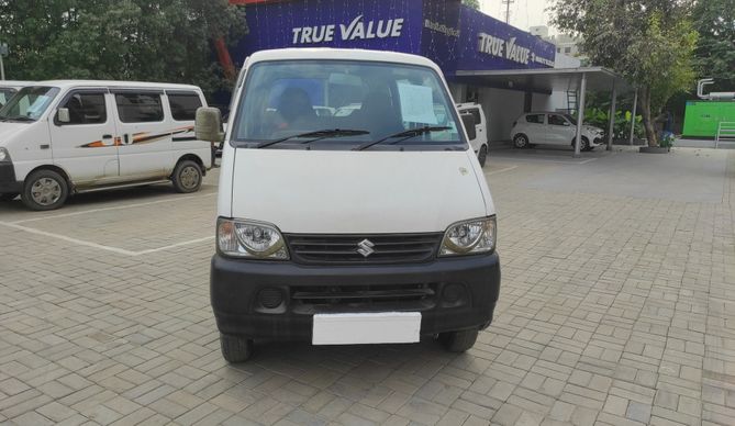 Used Maruti Suzuki Eeco 2018 58145 kms in Ahmedabad